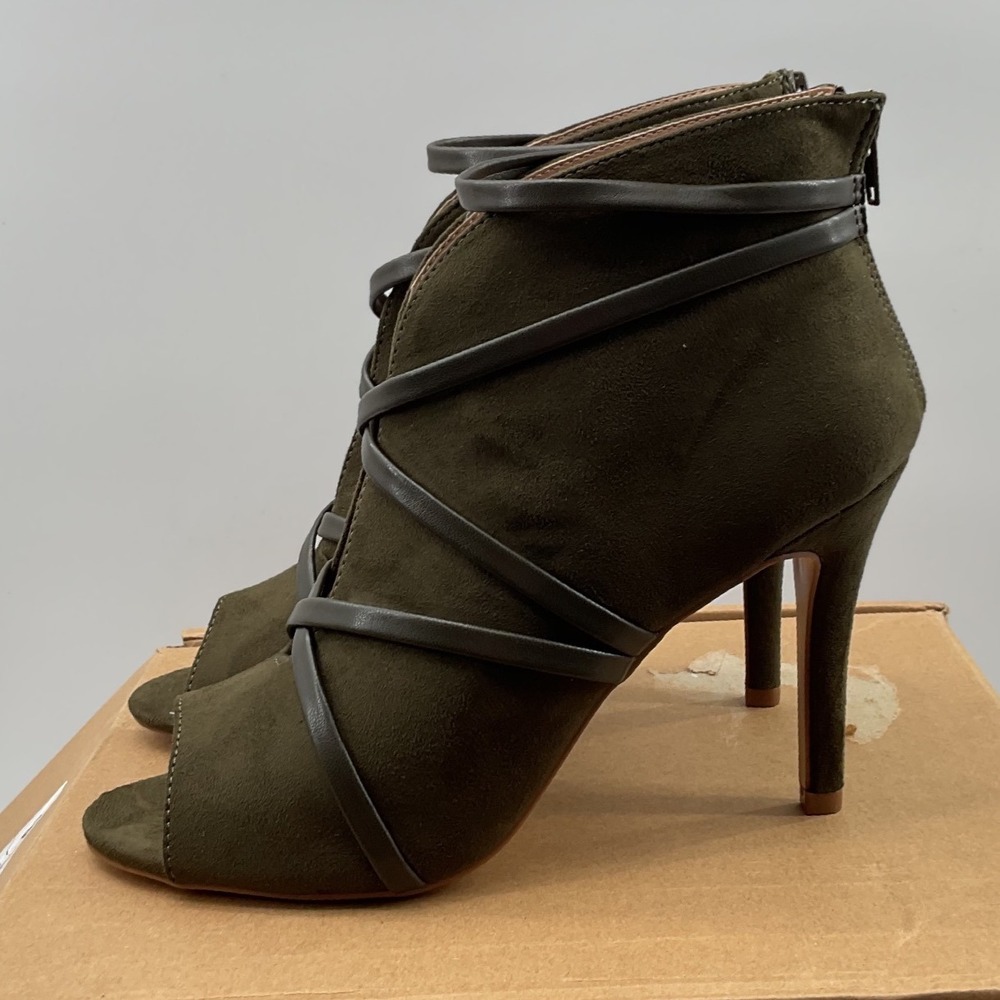 Journee Collection Samara Olive Green Strappy Peep Toe Stiletto Booties Size 9